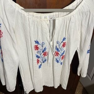 Chic Off-Shoulder Blouse with Floral Embroidery